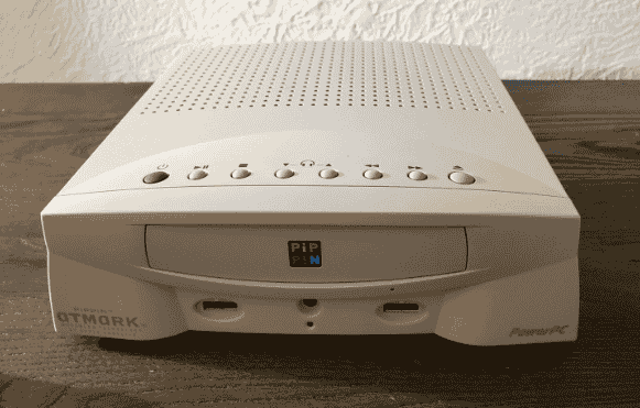 动手达人成功破解Pippin游戏机,让《毁灭战士》重焕生机