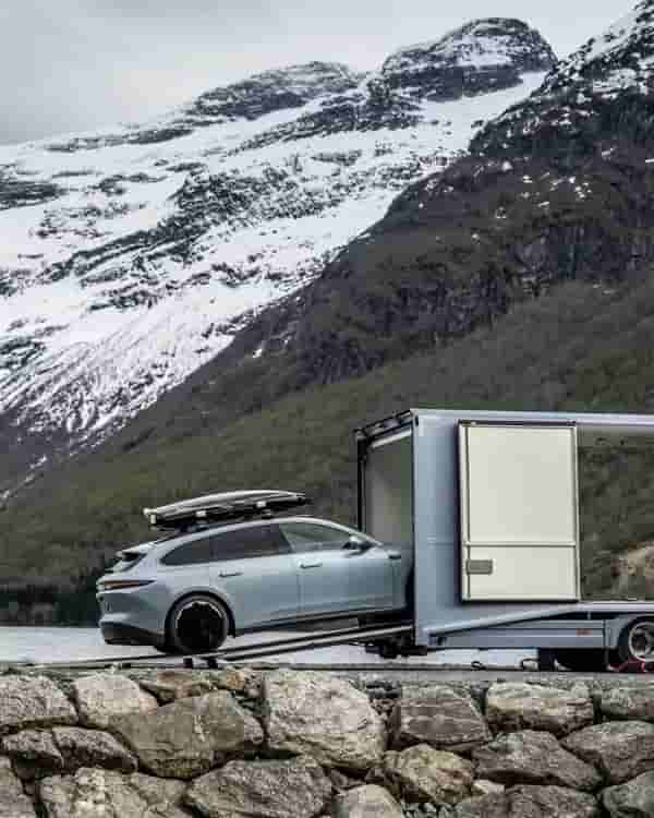 全新家族化设计:揭秘蔚来ET5旅行版的科技感与未来感