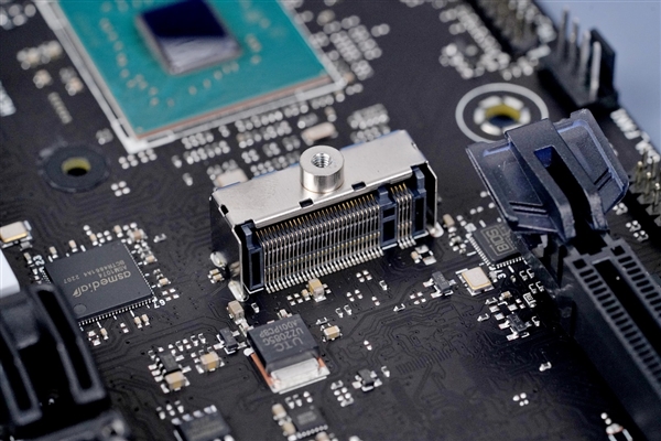 银白装甲!华硕ROG STRIX B760-G GAMING WIFI D4小吹雪主板图赏