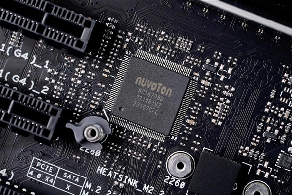 银白装甲!华硕ROG STRIX B760-G GAMING WIFI D4小吹雪主板图赏