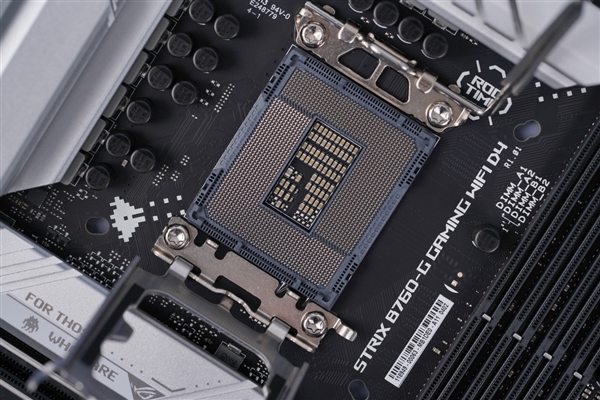 银白装甲!华硕ROG STRIX B760-G GAMING WIFI D4小吹雪主板图赏