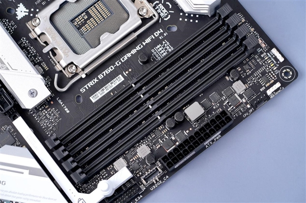 银白装甲!华硕ROG STRIX B760-G GAMING WIFI D4小吹雪主板图赏