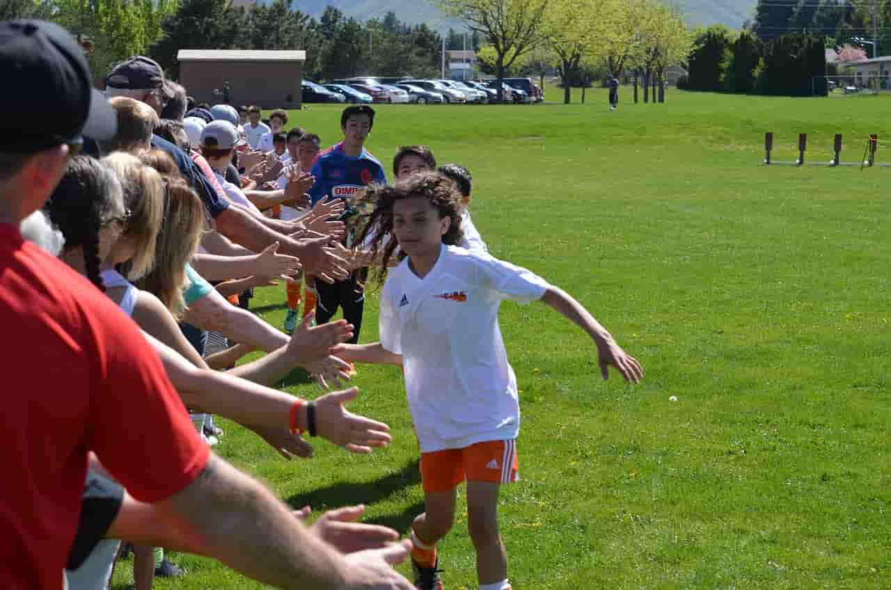 覃海洋犯规成绩被取消，规则意识的重要性与体育精神的体现