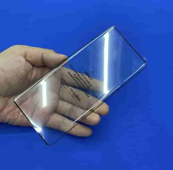 首款第二代骁龙8+FHD曲面屏 moto X40 Pro贴膜现身:屏幕跟友商完全不一样