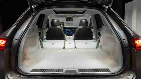 最远跑590公里 奔驰EQE SUV正式亮相:买它特斯拉销售不敢嘲讽