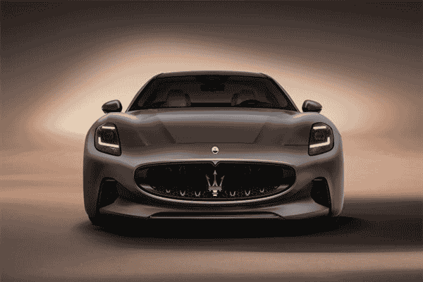 玛莎拉蒂首款纯电车发布:后置双独立电机、2.7秒破百