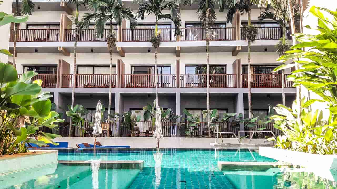 外国小伙初探中国,听取建议去饭店点西北风的独特体验 外国小伙初探中国,听取建议去饭店点西北风的独特体验