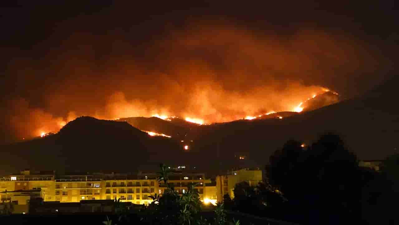 财政局大楼火灾事件，人为纵火疑云与警方的坚定回应