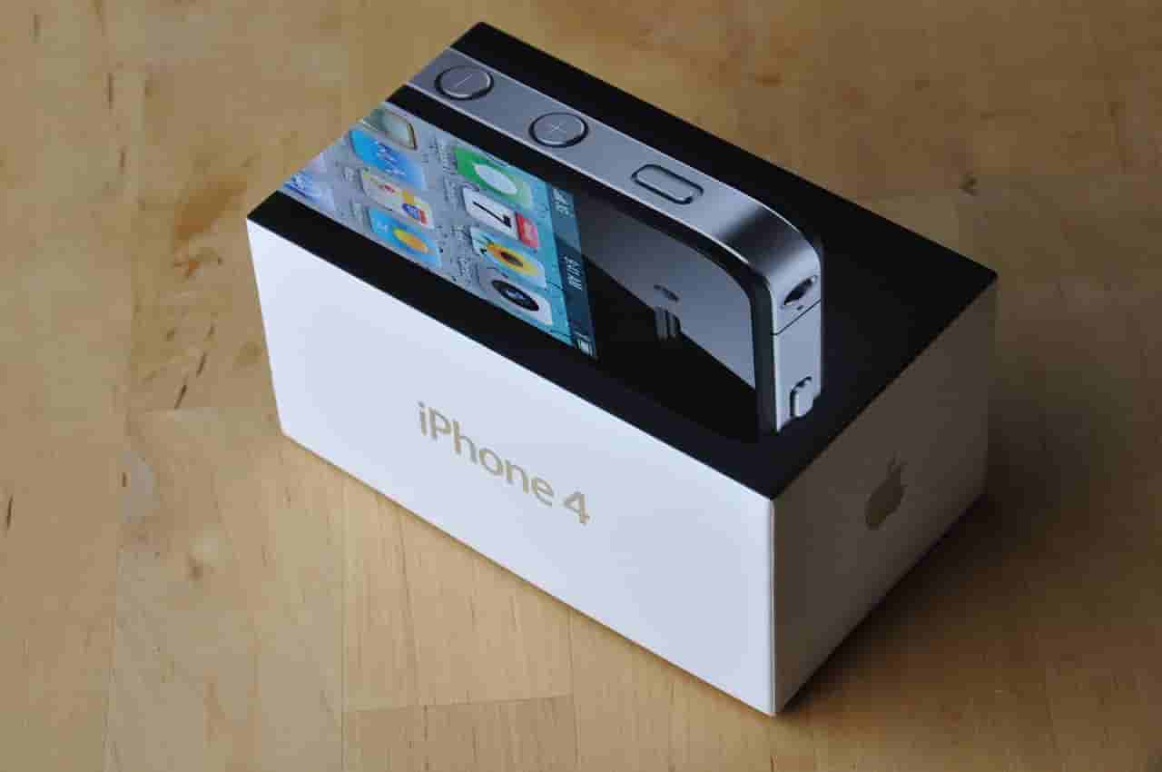 iPhone 4S，时光流转下的科技经典，依