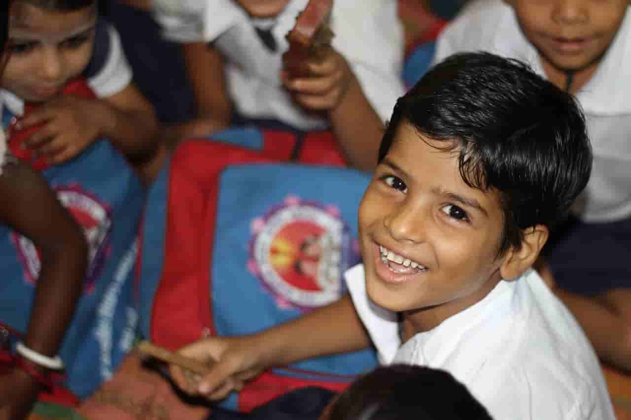 王楚钦观战,表情从担心到喜悦的转变 王楚钦观战,表情从担心到喜悦的转变