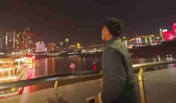 甲亢哥亲历中国行：直播狂赞，偏见在镜头前碎一地？