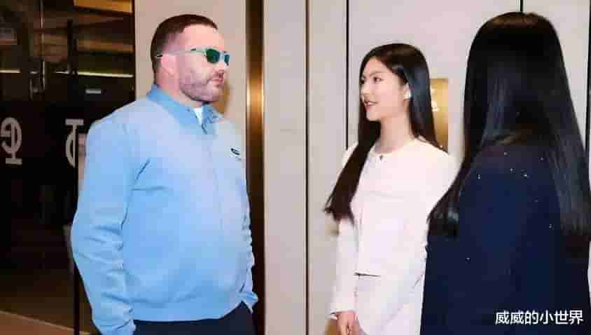 15岁王诗龄豪车发布会惊艳亮相，设计才华获国际认可！