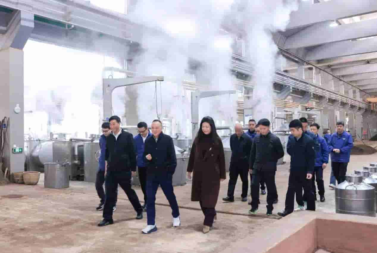 汪俊林调研郎酒三轮次取酒，强调“生