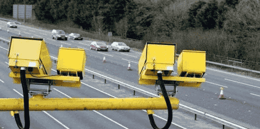 开车路过摄像头总被闪？别担心，只是补