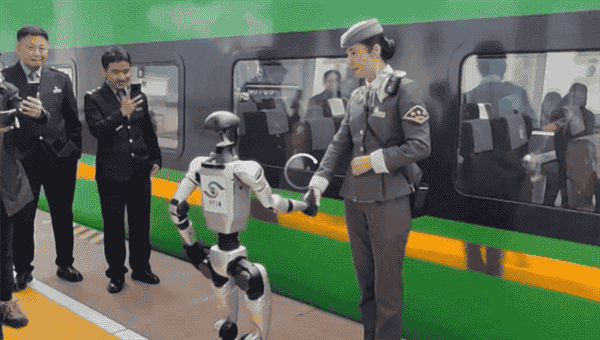 多吉与帕卓：科技明星亮相复兴号，拉林