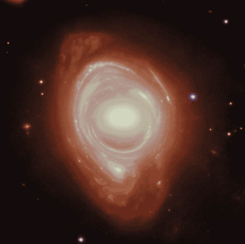 韦伯望远镜捕捉宇宙奇观：“爱因斯坦环”引力透镜效应