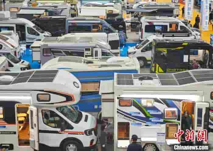 南京国际房车展：春日里探索生活新可