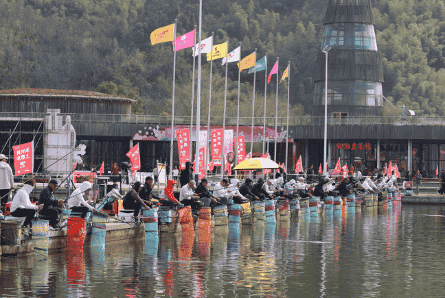 "临湘浮标杯垂钓盛宴：300钓友共逐6000斤鱼王，京东打造户外垂钓新基地"