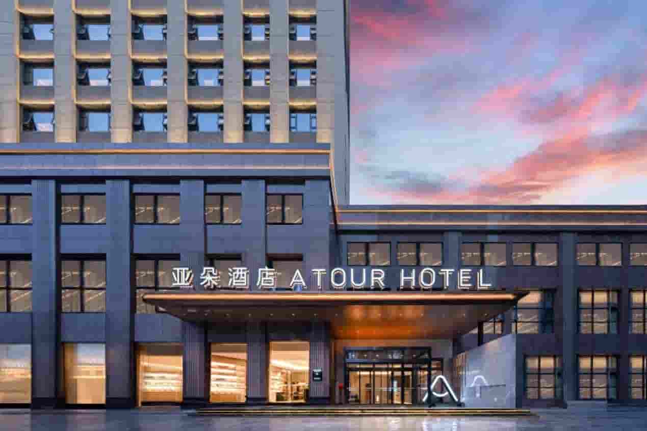 亚朵集团2024年业绩亮眼：全年营收72亿，净利润增长超四成