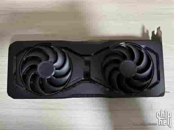RX 9070 OEM双风扇版实测：小巧便携，散热能否hold住？