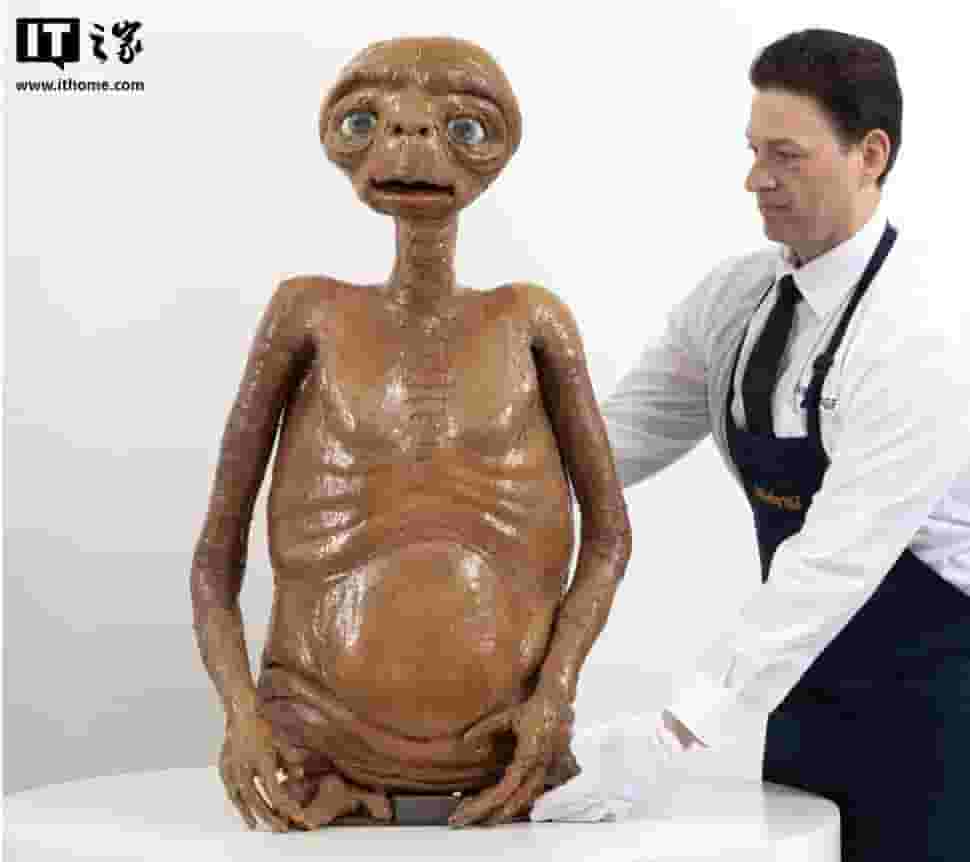 《E.T.外星人》经典拍摄模型现身拍卖行，成交价或超650万人民币