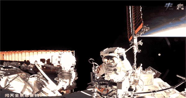 神舟十九号航天员三次出舱成功，近五月太空之旅即将画上句号！