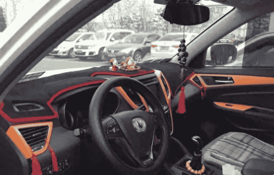 车内装饰需谨慎！这些加装品可能成为