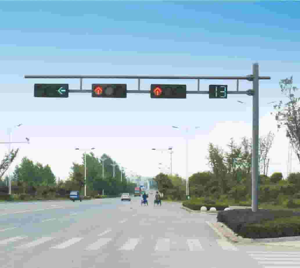 新版红绿灯引众怒：车主直呼不敢走，取消读秒成争议焦点