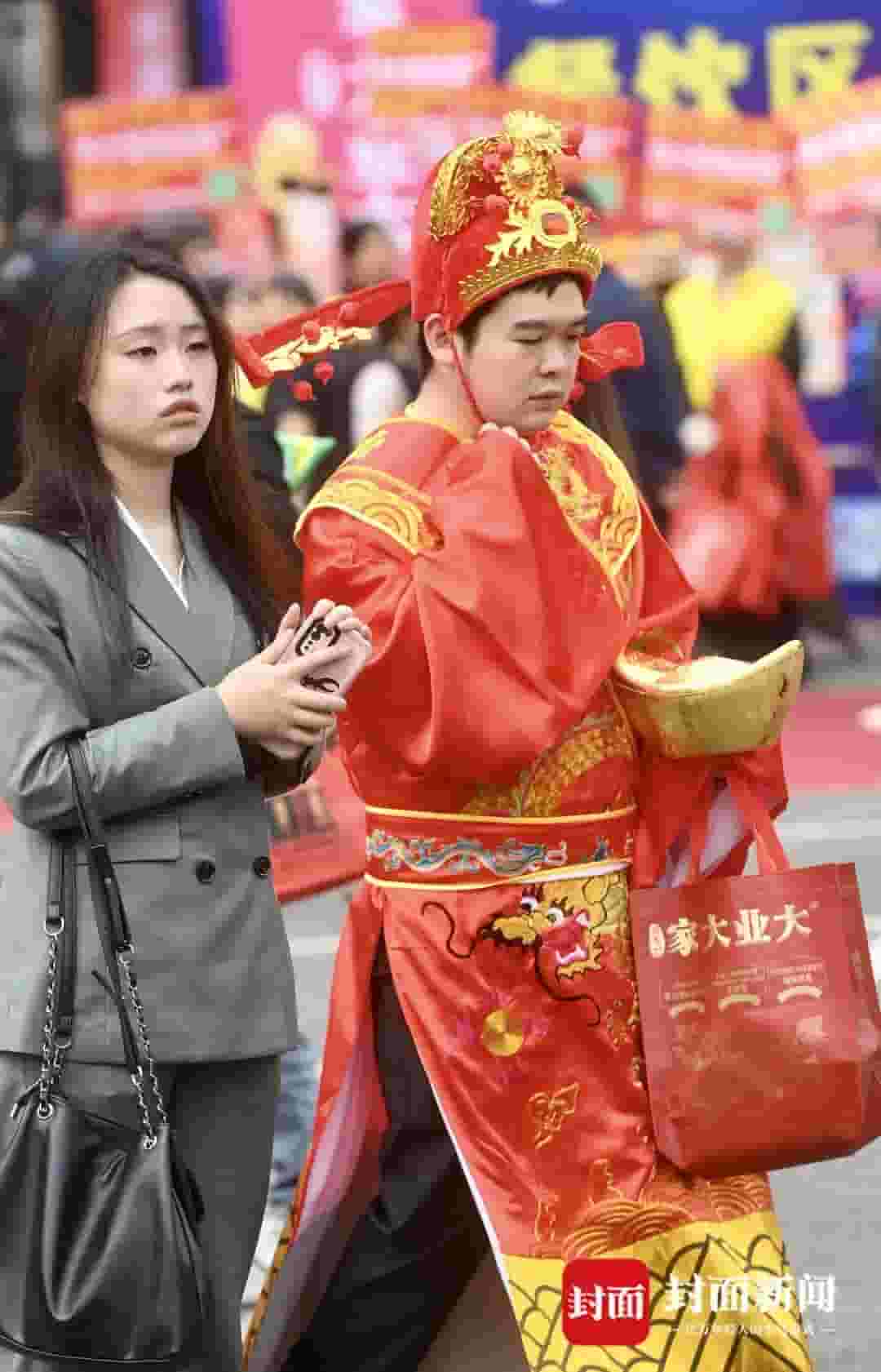 糖酒会前夕：宾馆热闹非凡，广告宣传抢占先机！