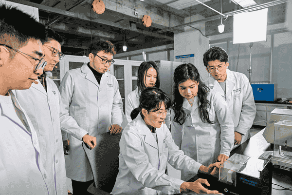 海信冰箱真空4.0时代：分子级锁鲜，健