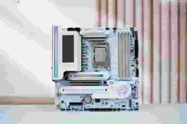 铭瑄二次元主板来袭！iCraft B860M CROSS系列美图大放送