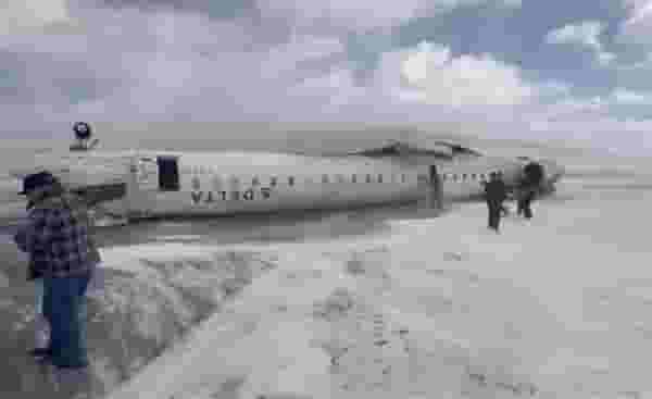 美客机着陆倒扣事故赔偿：每人3万美元，乘客安全如何保障？