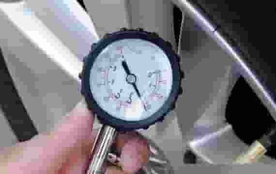 胎压不是2.3-2.5就万事大吉，科学调节才能避免爆胎危险！