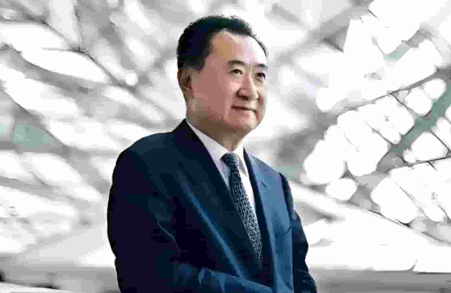 万达电影股价跌停，王健林关联基金减