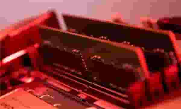 内存降价潮持续！2025年上半年预计再降10%