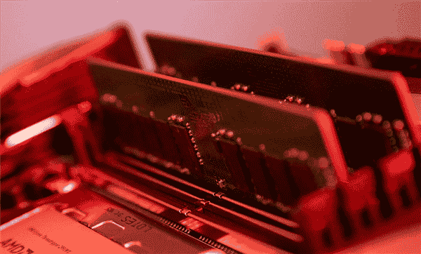 DRAM市场持续低迷，上半年内存价格降价潮难遏制！