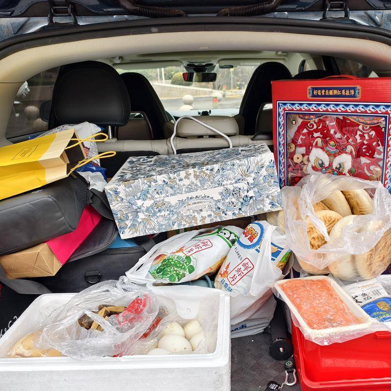 后备箱里的“家乡味”，满载着父母的深情厚意……