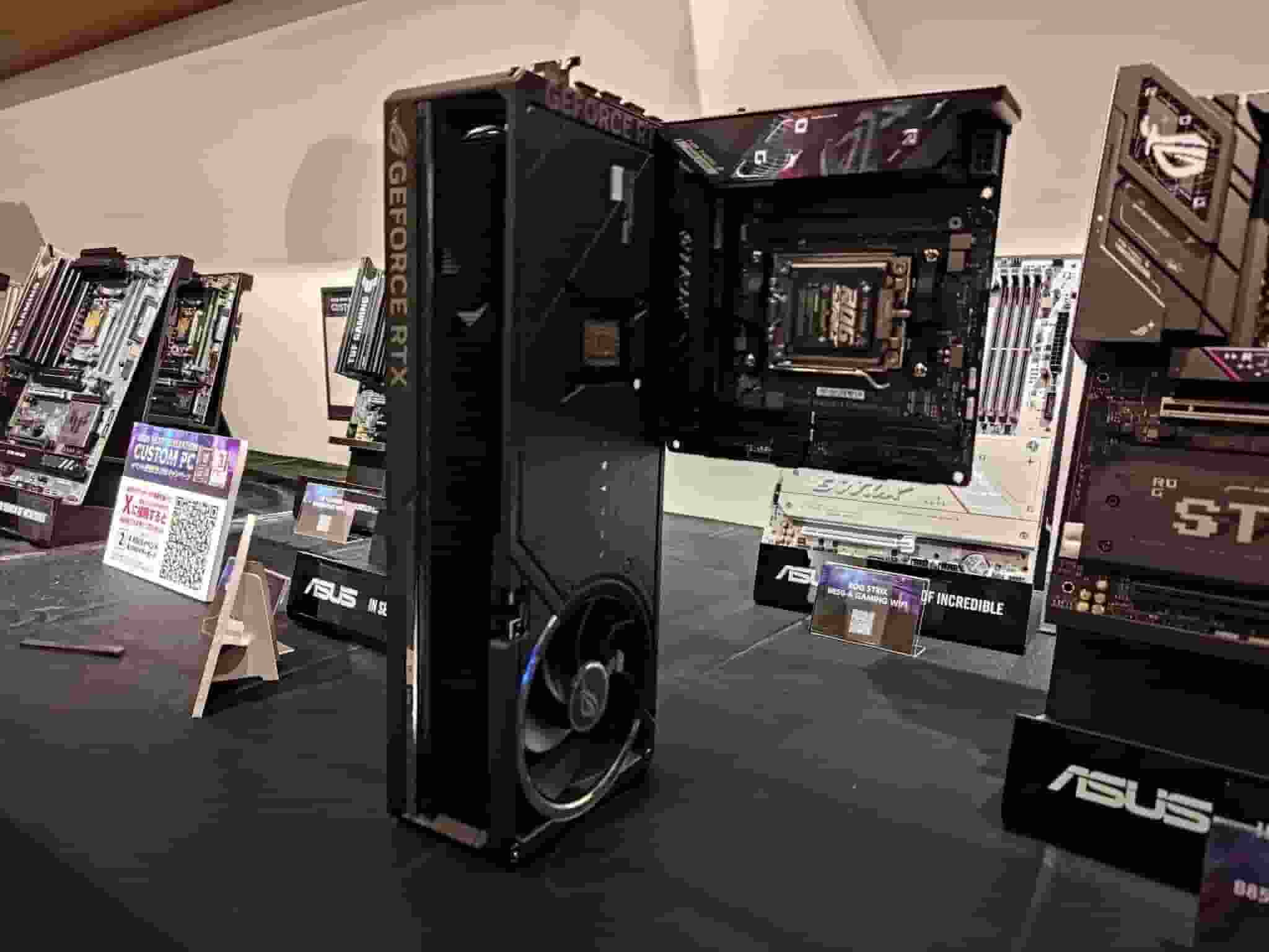 ROG日本官调：主板插显卡？旗舰显卡快赶上ITX主板大了！