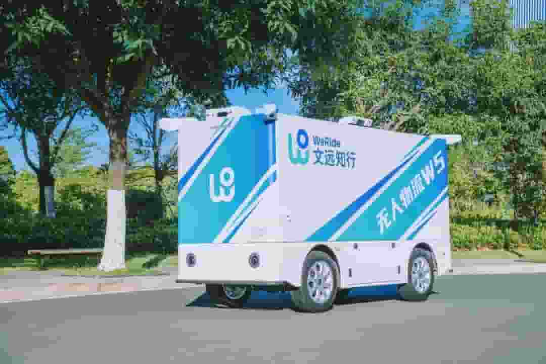 文远知行新一代Robovan W5无人物流车，全场景适应力引领配送新革命！