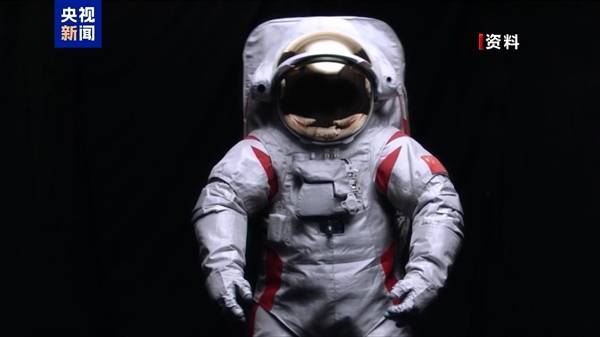 2030登月计划启航！中国载人月球车“探索”与登月服“望宇”命名揭晓