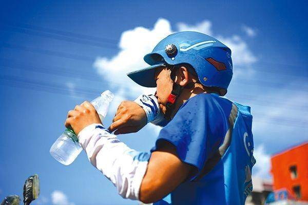 饿了么跟进！2023年启动蓝骑士社保缴