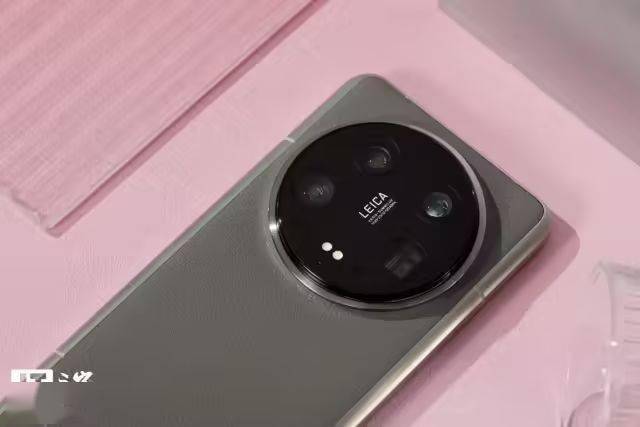 雷军官宣！小米15 Ultra与SU7 Ultra月底齐发，有何玄机？