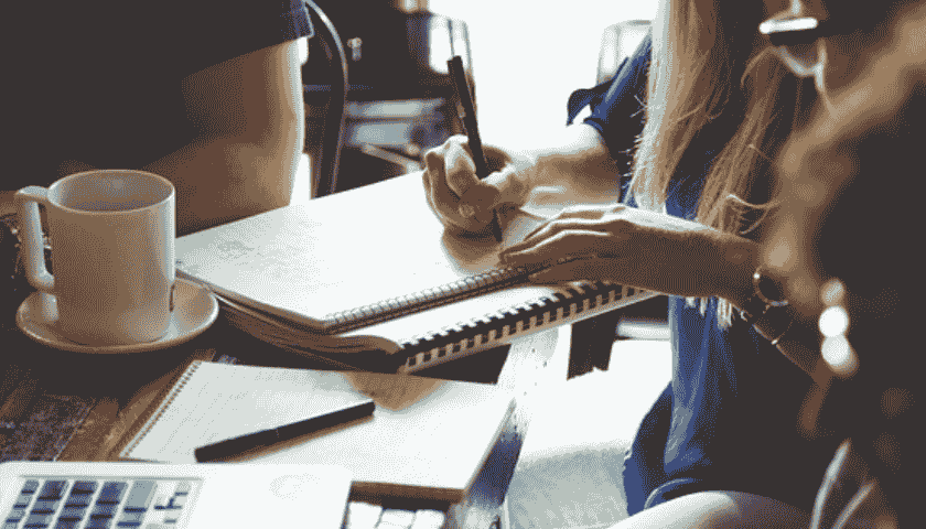 如何通过创新的方式搭建一个独特的官网，让人眼前一亮呢？