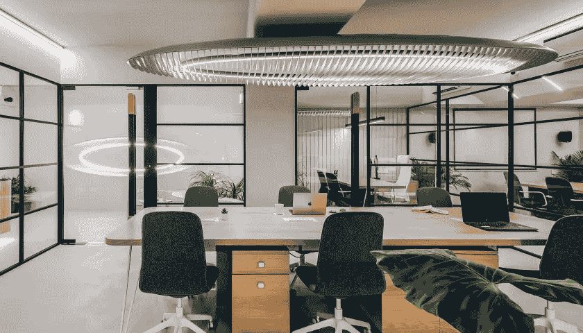 通过定制网站，用户可以建立更好的品牌形象，吸引更多的访客和客户