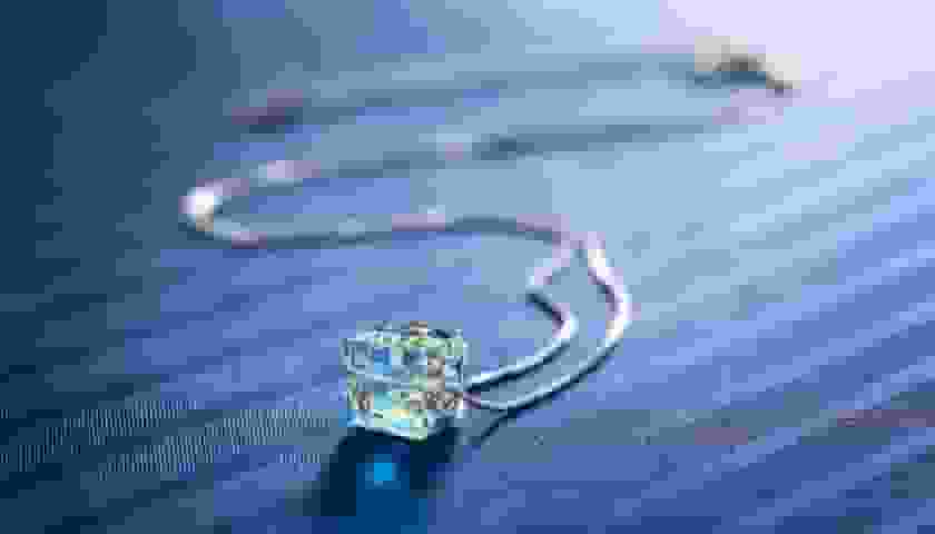 如何成功建设一个吸引眼球的珠宝饰品网站？