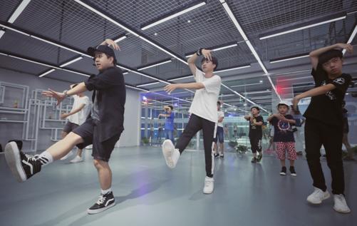 九度与艾逗娱乐签署网站建设制作合