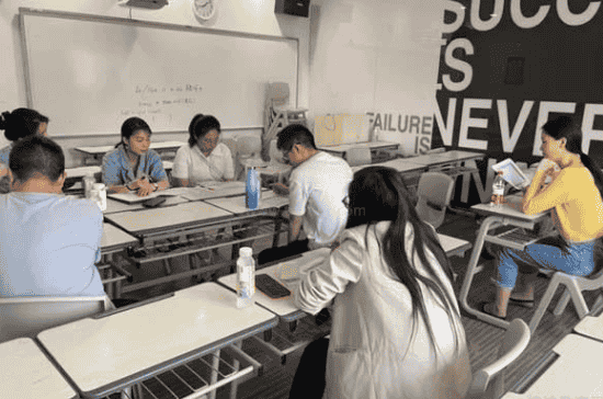 重庆新东方高考复读学校专注于准高考生全科全日制教育