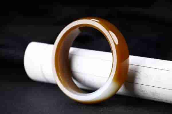 玉手镯应该怎么保养?