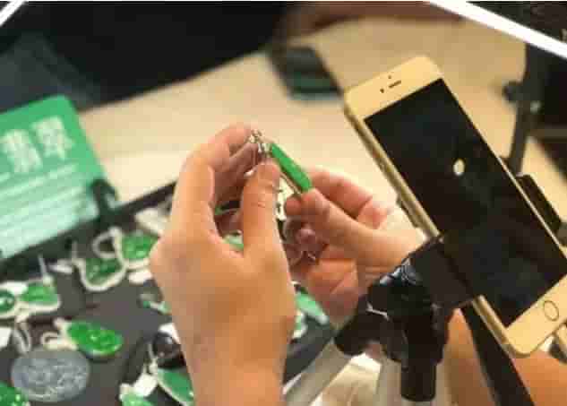 “切涨”？“切跌”？直播销售玉石有圈