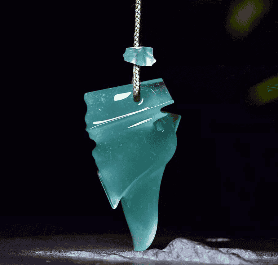 危料“蓝水”vs缅甸蓝水翡翠